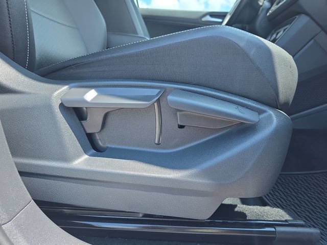 Used 2021 Volkswagen Tiguan SE AWD/4WD image 20