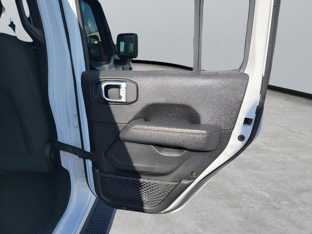 Used 2020 Jeep Wrangler Unlimited Sahara image 30