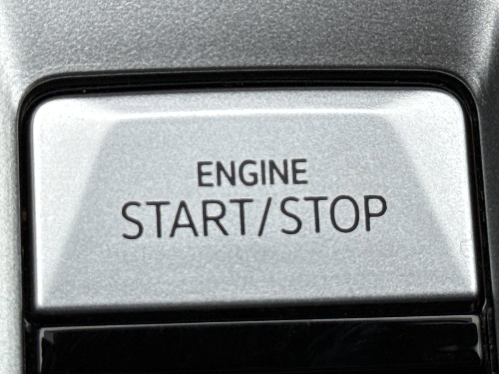 Used 2024 Volkswagen Atlas Peak Edition SE image 35