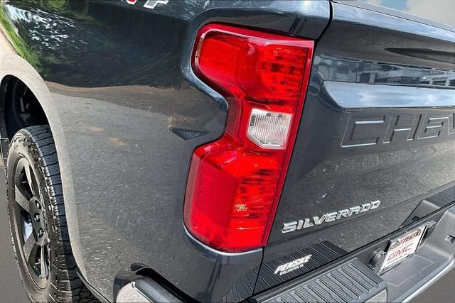 Used 2022 Chevrolet Silverado 1500 LT AWD/4WD image 31