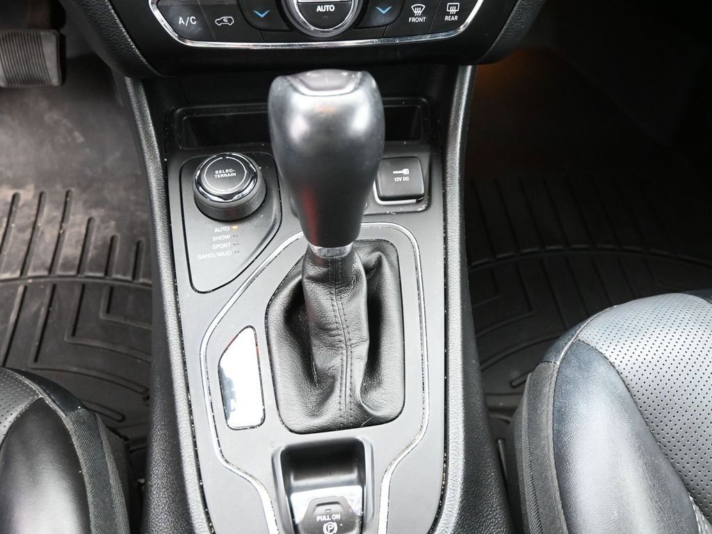 Used 2022 Jeep Cherokee Latitude Lux w/ Sun & Sound Group image 25