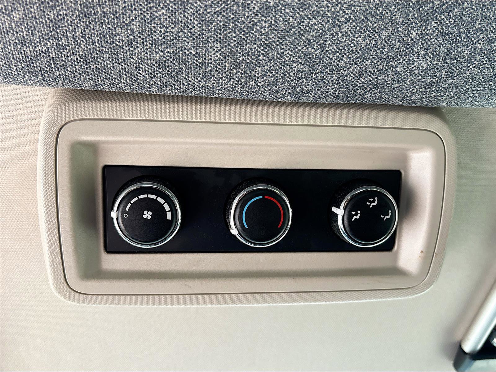 Used 2019 Dodge Grand Caravan SE FWD image 24