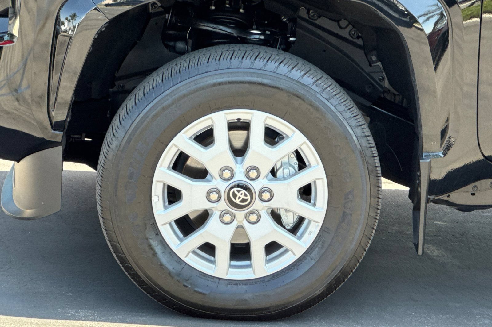 Certified 2024 Toyota Tacoma SR5 AWD/4WD image 33