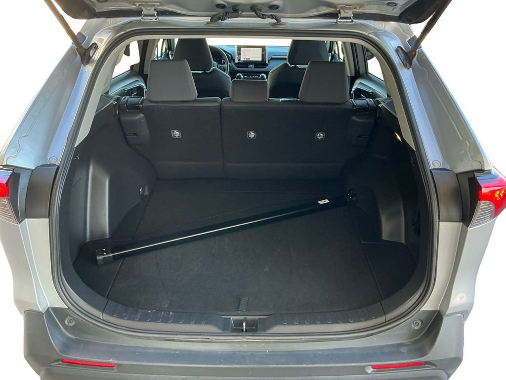 Used 2025 Toyota RAV4 XLE image 24