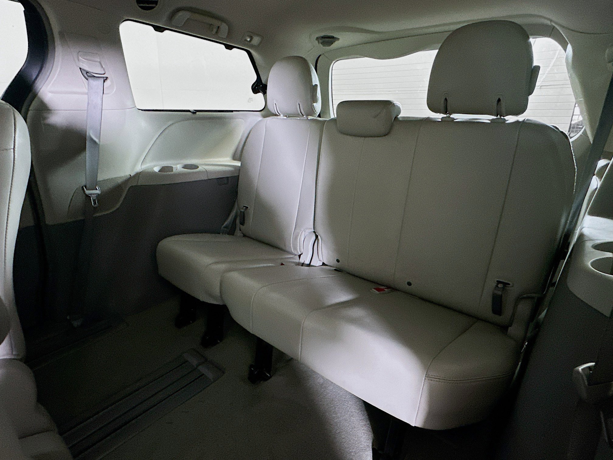 Used 2013 Toyota Sienna XLE FWD image 30