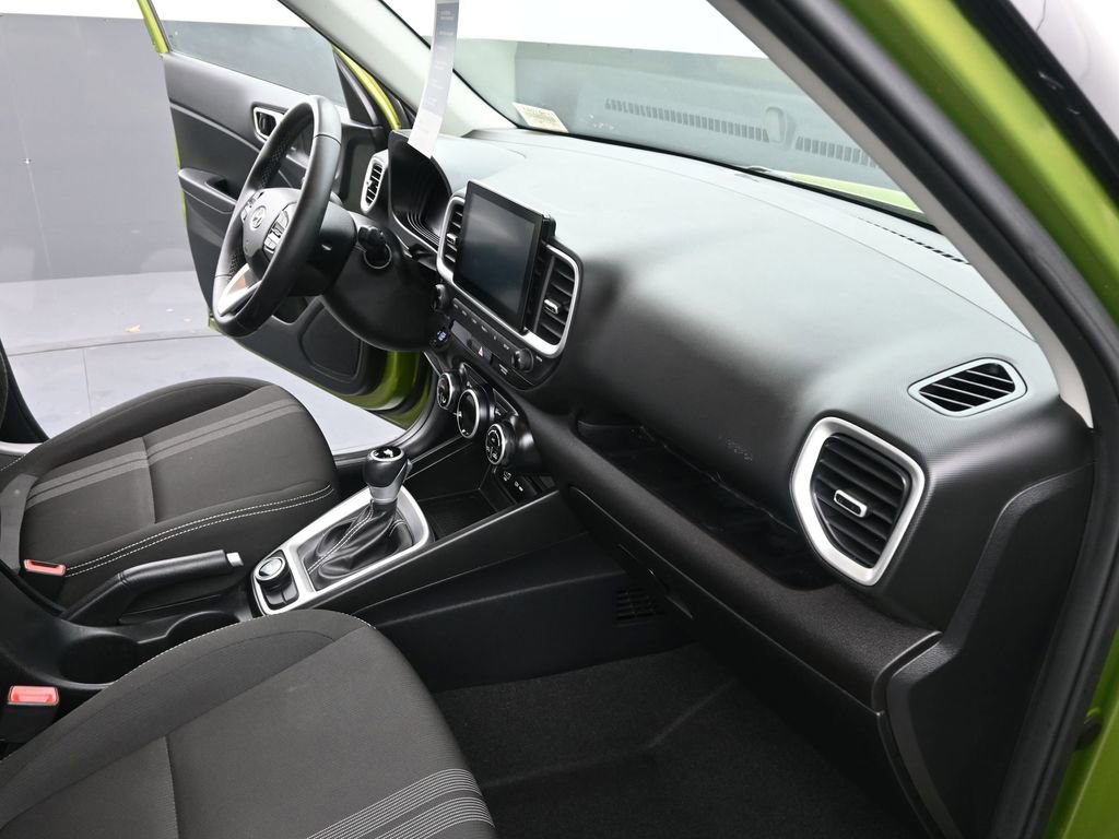 Certified 2024 Hyundai Venue SEL image 29
