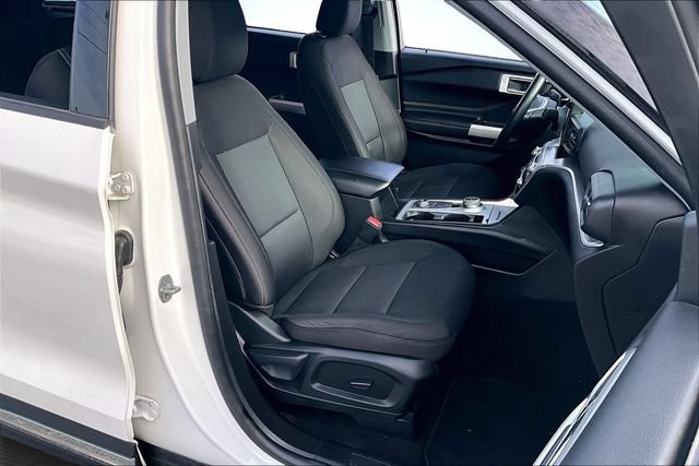 Used 2023 Ford Explorer XLT AWD/4WD image 28