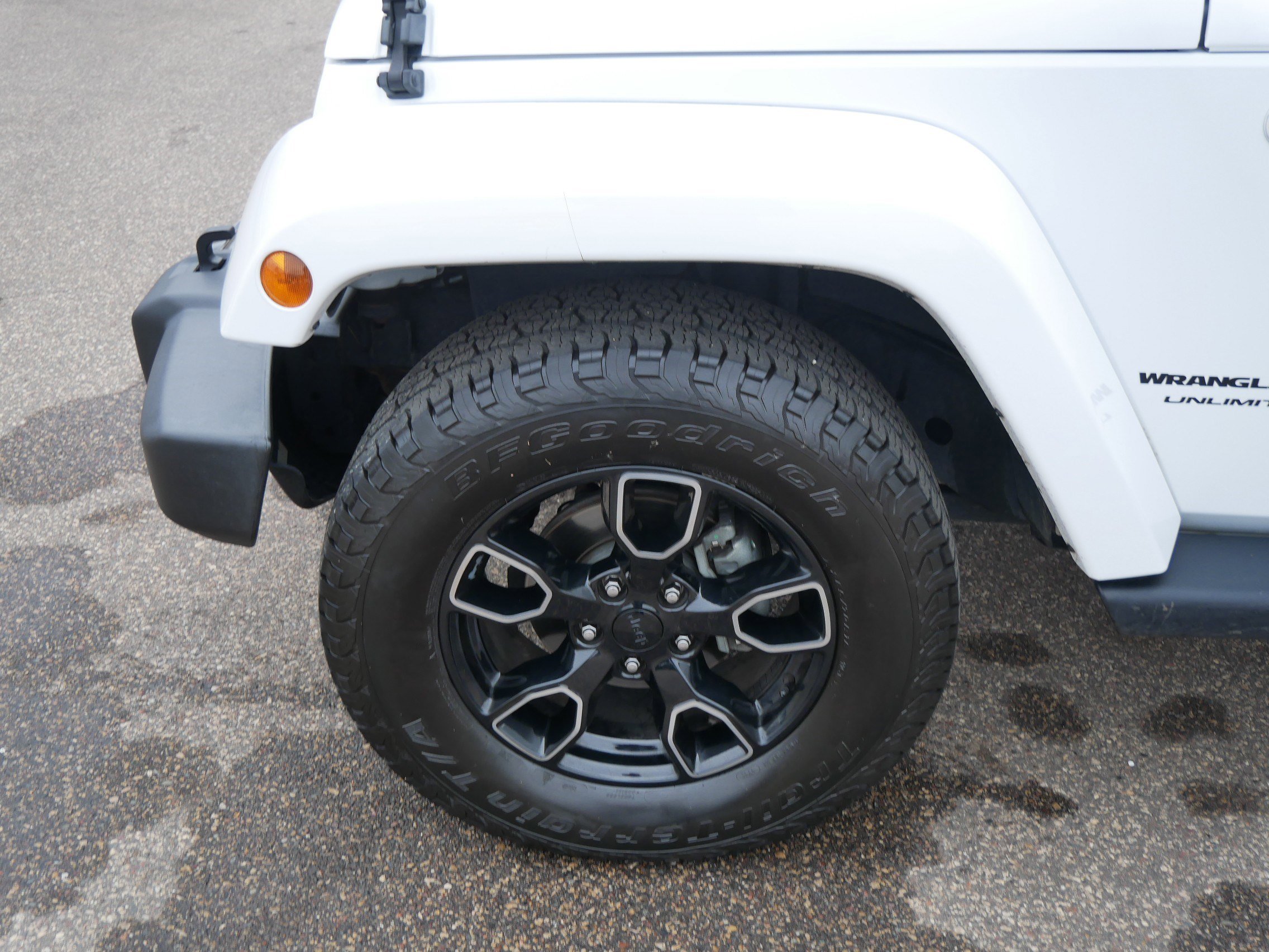 Used 2018 Jeep Wrangler Unlimited Sahara image 15