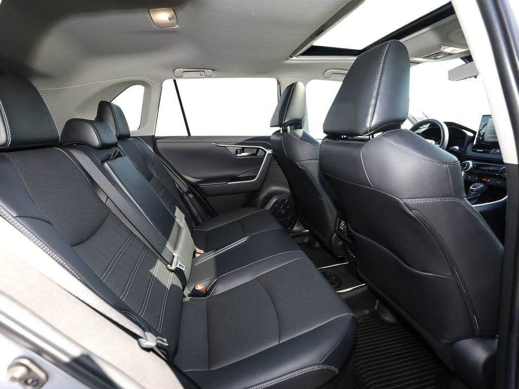 Used 2022 Toyota RAV4 Limited AWD/4WD image 22