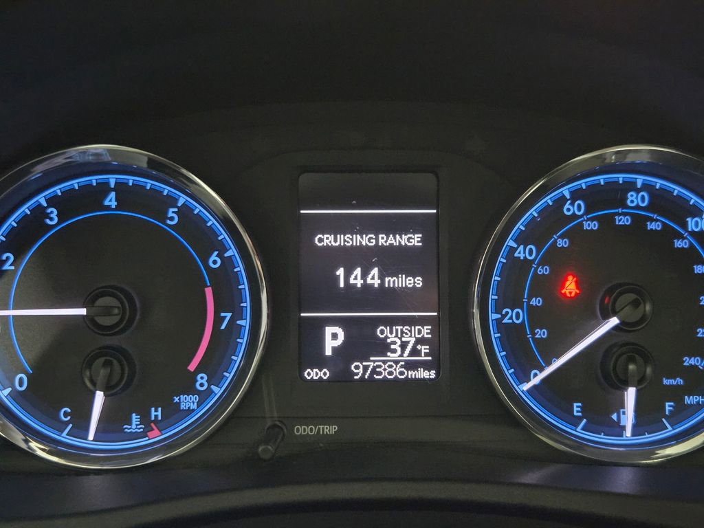 Used 2017 Toyota Corolla LE image 23