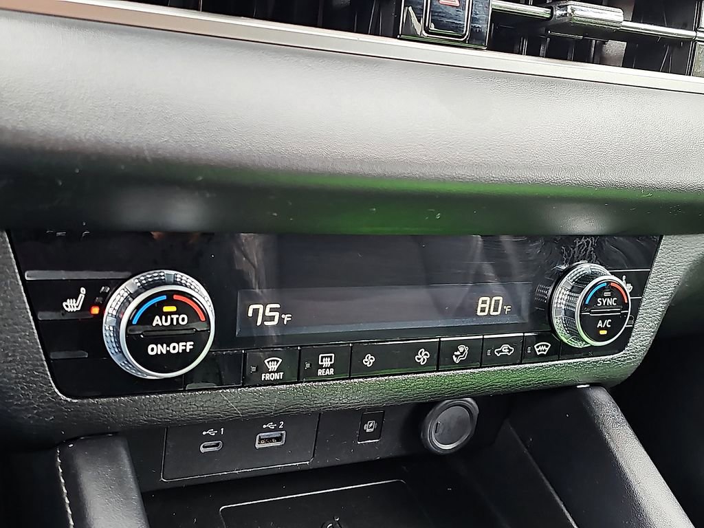 Used 2024 Mitsubishi Outlander SE image 17