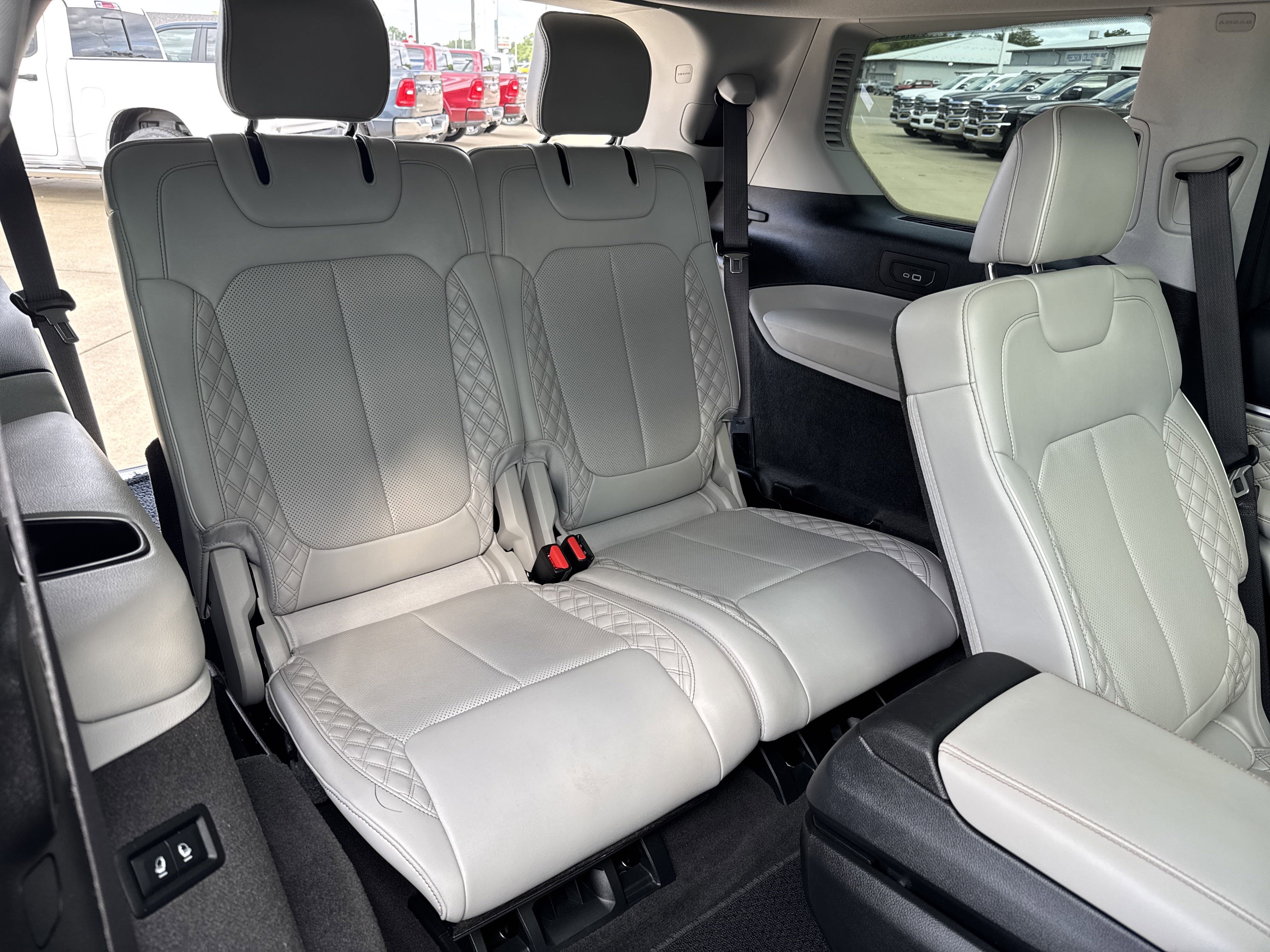 Used 2021 Jeep Grand Cherokee L Summit w/ Luxury Tech Group V image 22