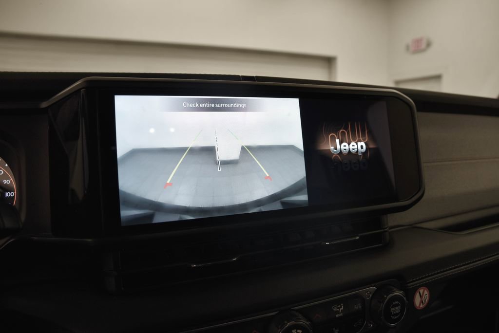 Used 2024 Jeep Wrangler Sahara image 19