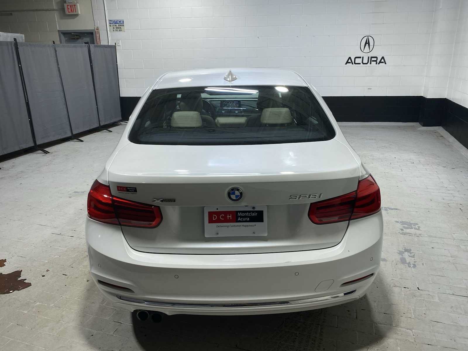 Used 2016 BMW 328i xDrive Sedan AWD/4WD image 5