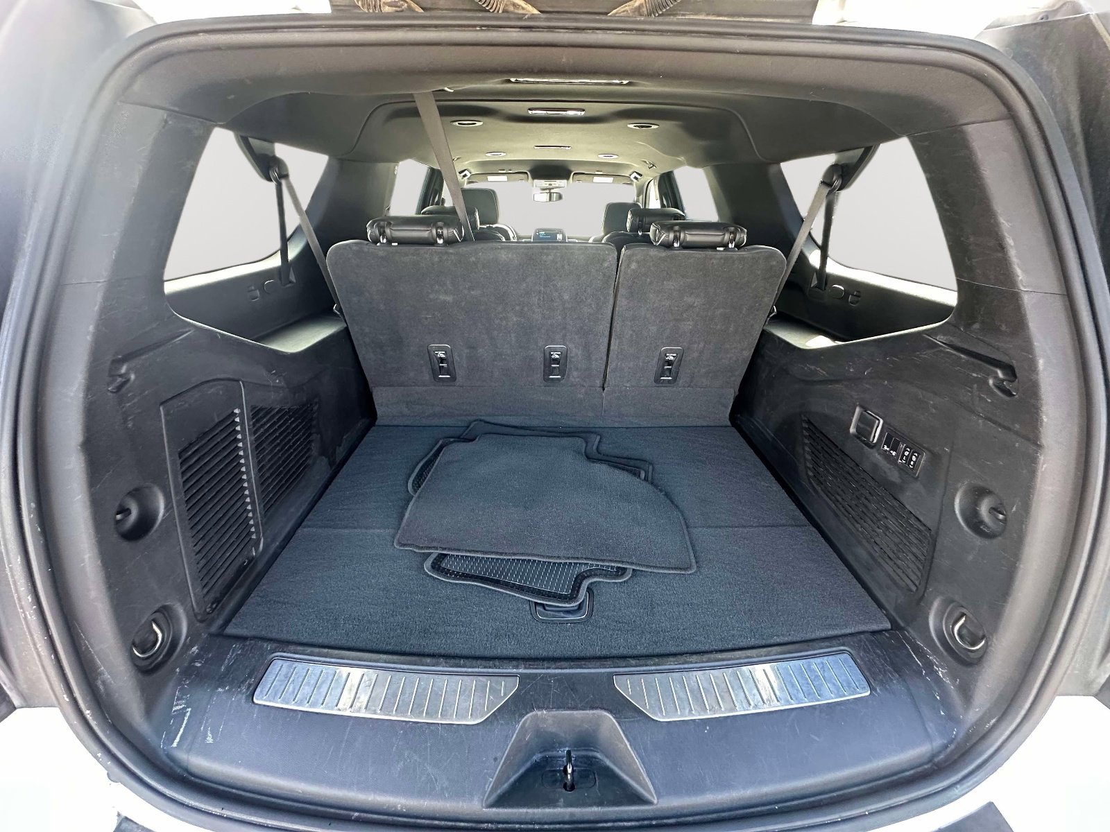Certified 2023 Chevrolet Suburban Premier image 38