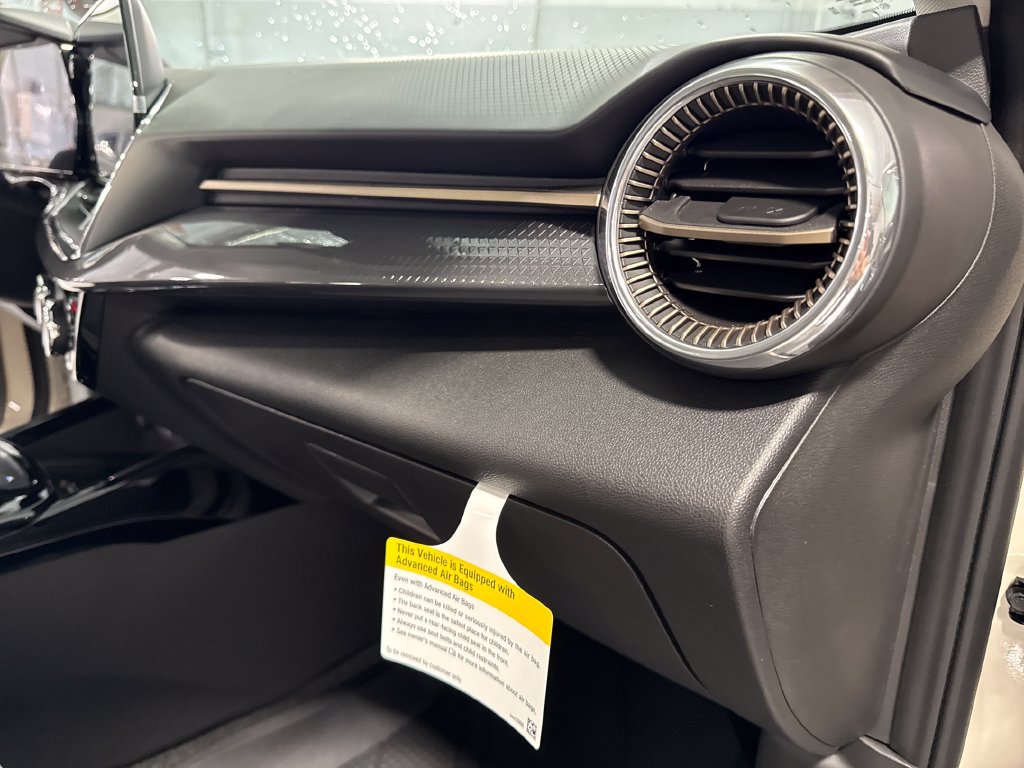 New 2026 Chevrolet Trax ACTIV w/ Sunroof Package FWD image 31