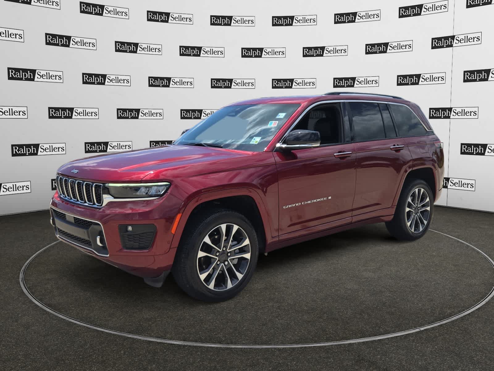 Certified 2023 Jeep Grand Cherokee Overland w/ Adv Protech Group III RWD image 2