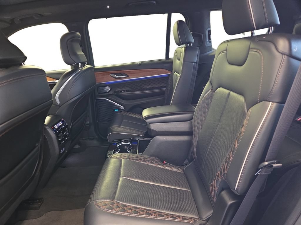 Used 2023 Jeep Grand Cherokee L Summit AWD/4WD image 27