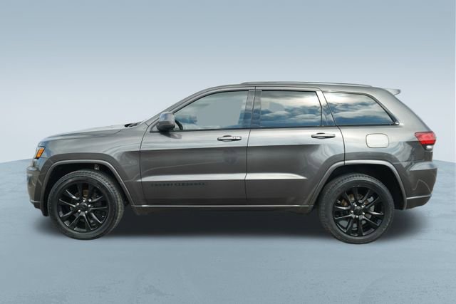 Used 2020 Jeep Grand Cherokee Altitude image 4