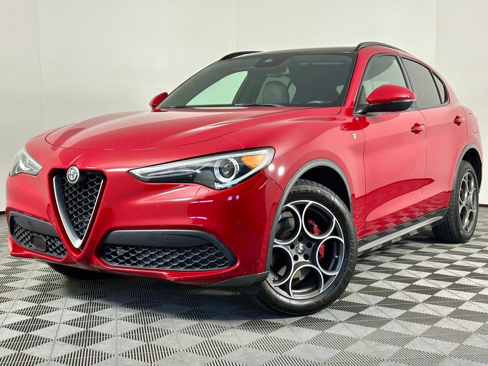 Used 2022 Alfa Romeo Stelvio Ti AWD/4WD image 21