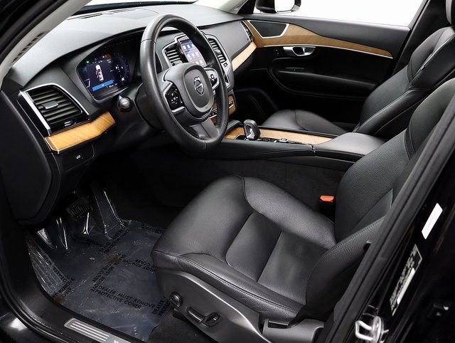 Used 2024 Volvo XC90 B5 Plus image 10
