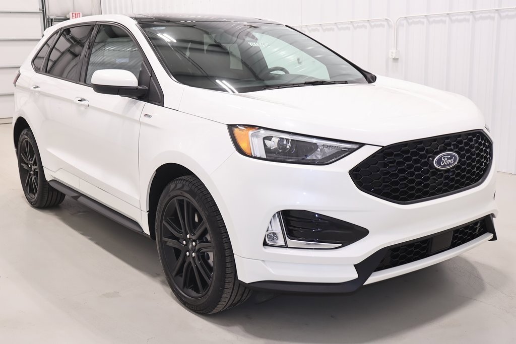 Certified 2023 Ford Edge ST-Line w/ Cargo Accessory Package image 4