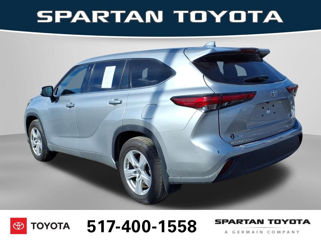 Used 2021 Toyota Highlander LE image 9