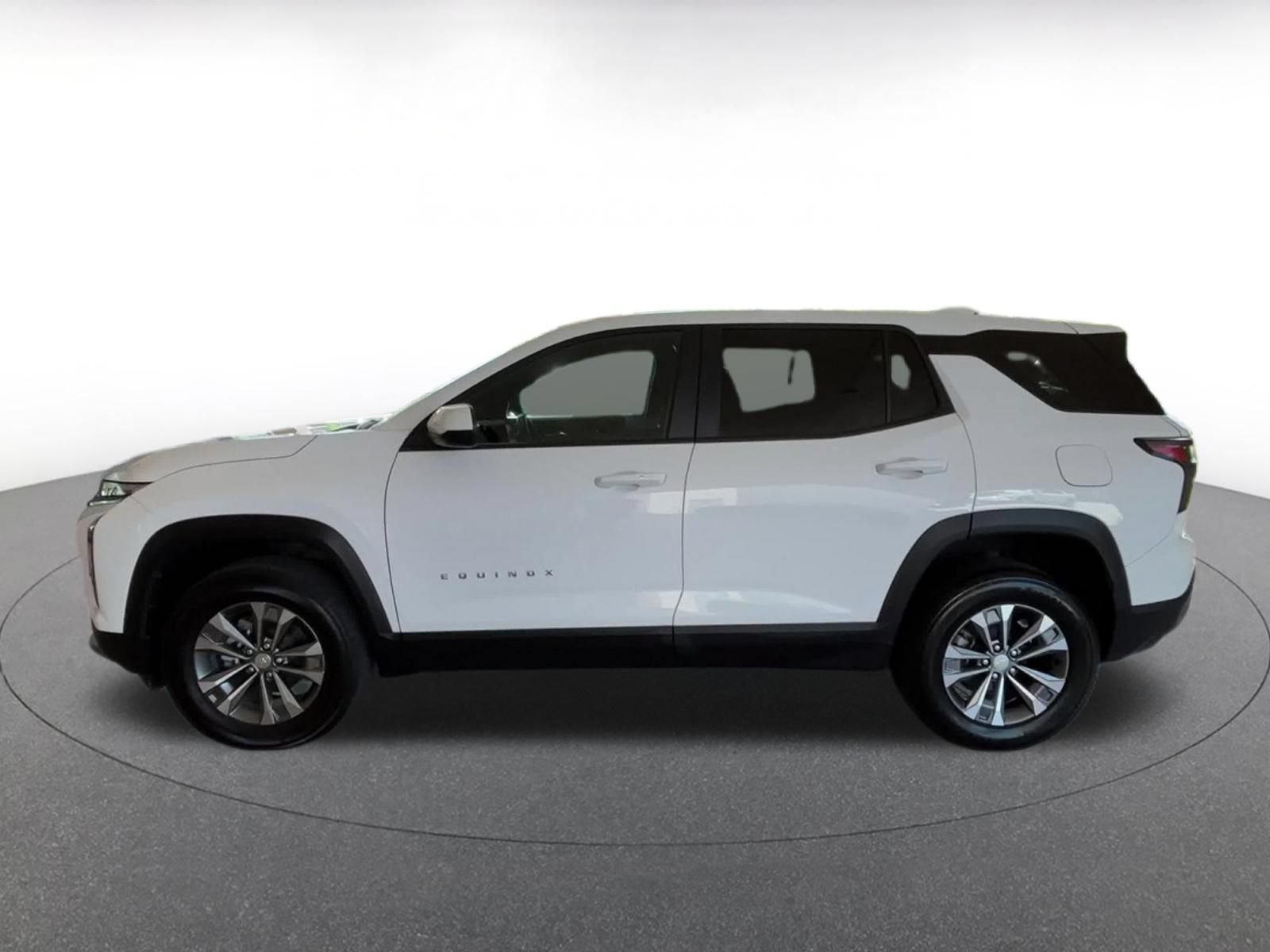 Used 2025 Chevrolet Equinox LT FWD image 9