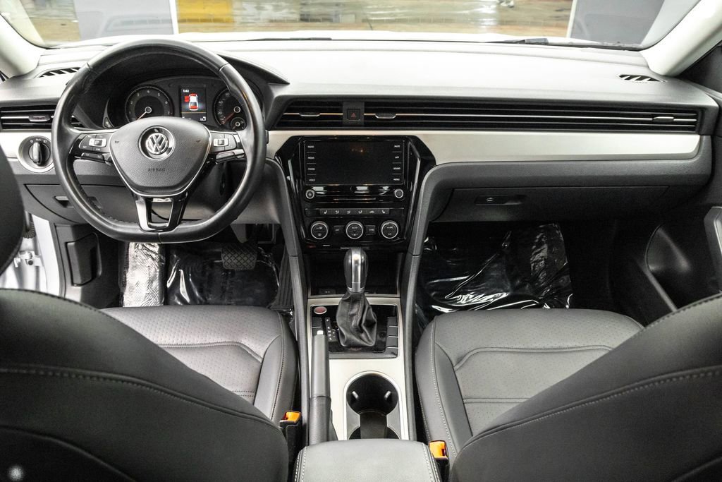 Used 2020 Volkswagen Passat 2.0T SE image 24