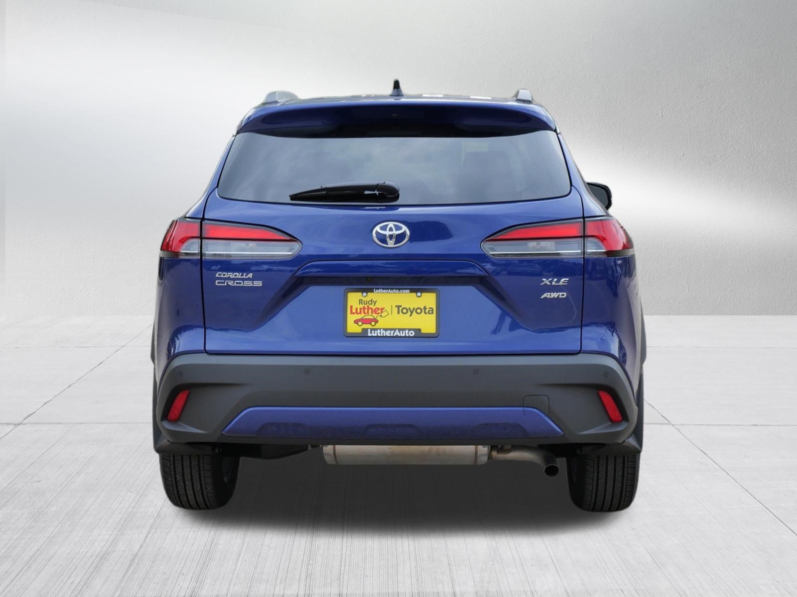 Used 2025 Toyota Corolla Cross XLE w/ Convenience Package AWD/4WD image 7