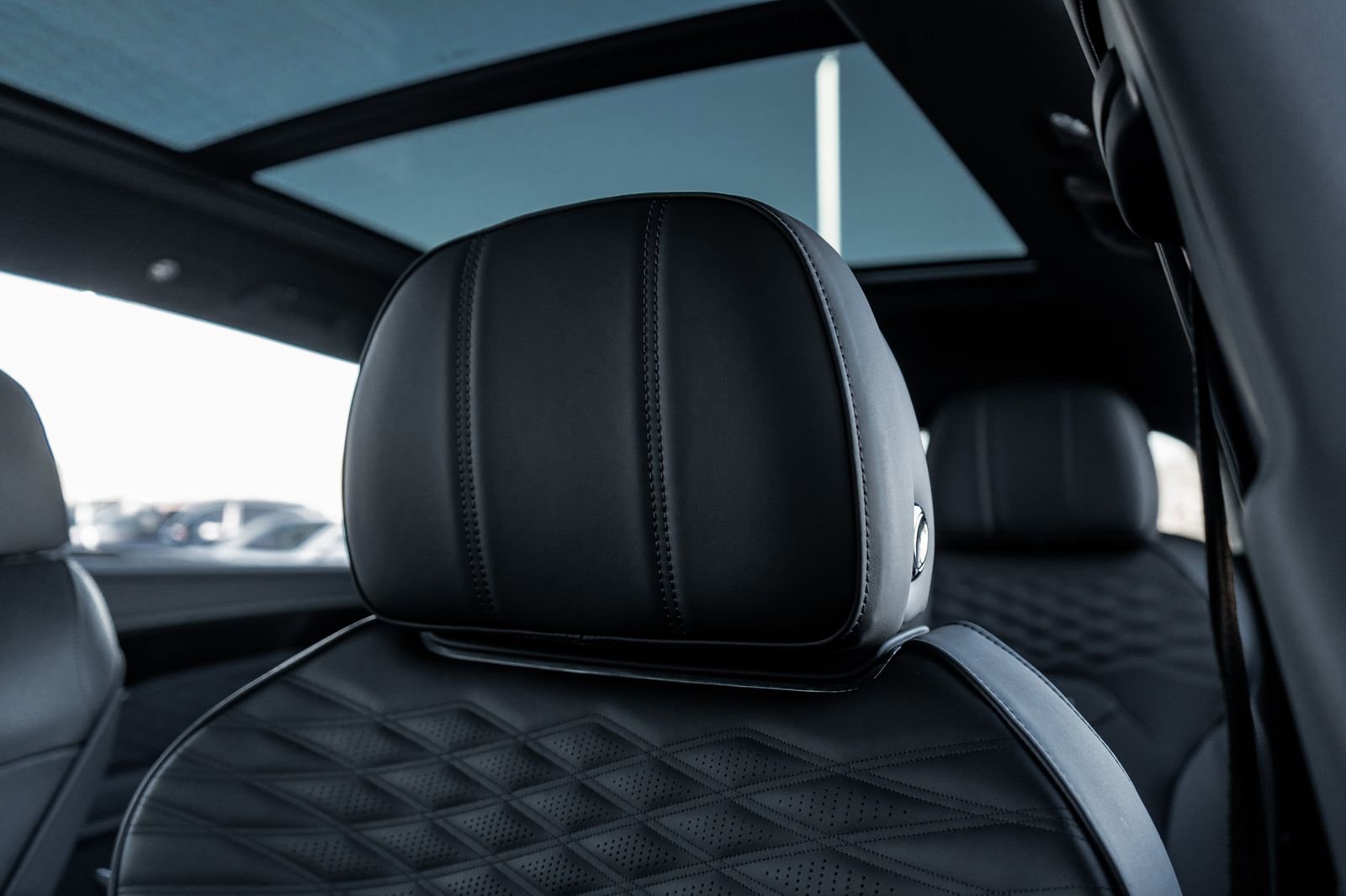 Used 2024 Bentley Bentayga Extended Wheelbase image 26