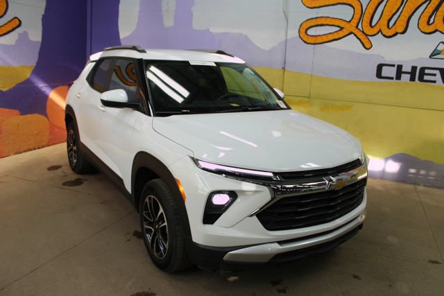 Certified 2025 Chevrolet TrailBlazer LT AWD/4WD image 2
