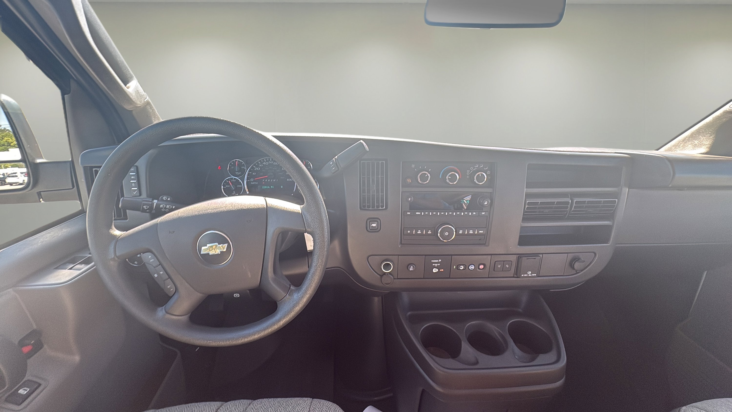 Used 2024 Chevrolet Express 3500 LT w/ LT Preferred Equipment Group RWD image 10