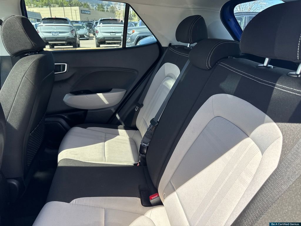 Certified 2023 Hyundai Venue SEL image 32