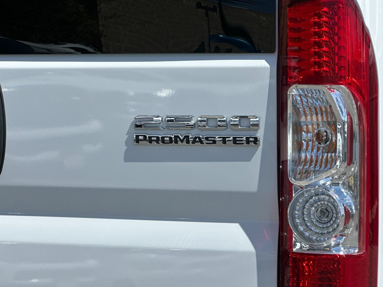 Used 2025 RAM ProMaster 2500 w/ U-Haul Equipment Group FWD image 25