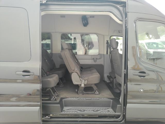 Used 2018 Ford Transit 350 XLT RWD image 5