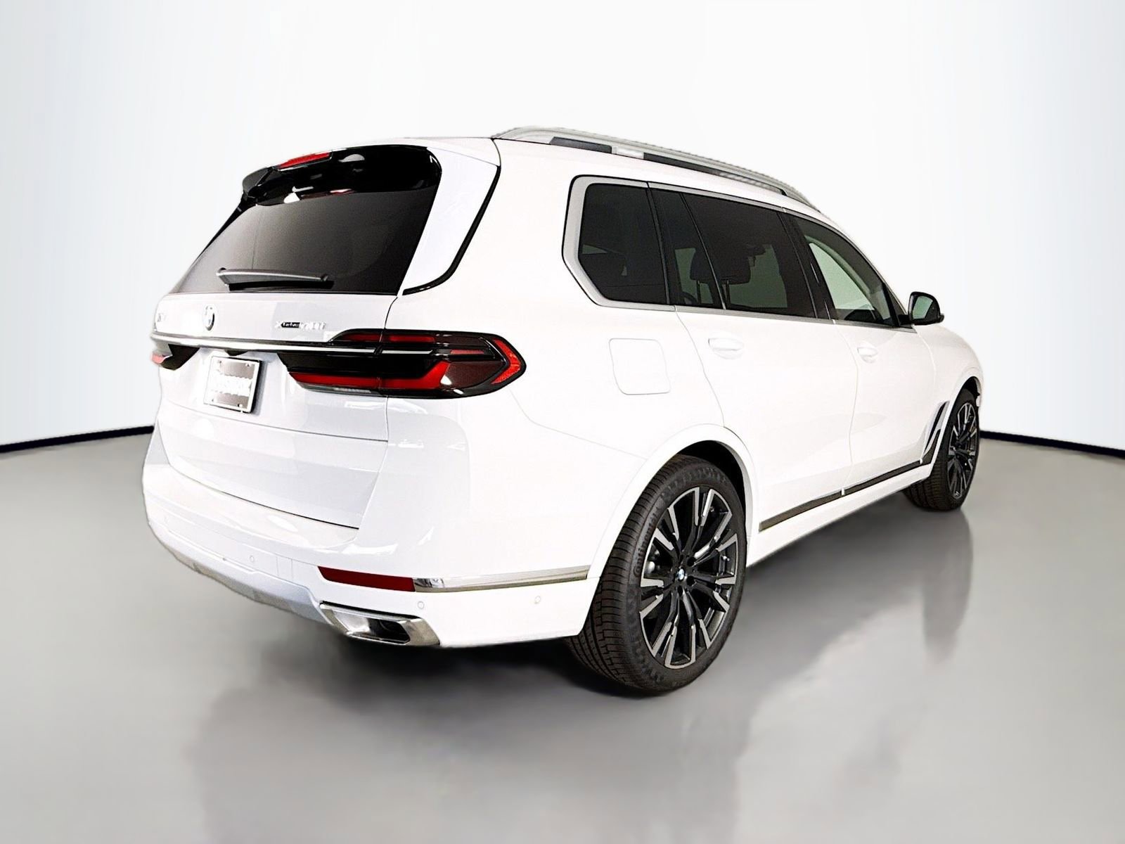 Used 2026 BMW X7 xDrive40i w/ Premium Package image 7