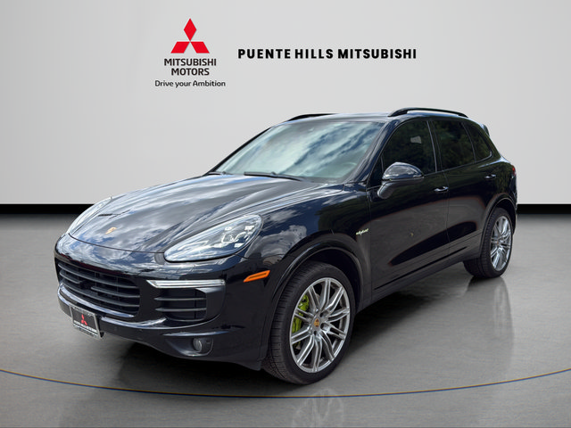 Used 2017 Porsche Cayenne S Platinum AWD/4WD image 1