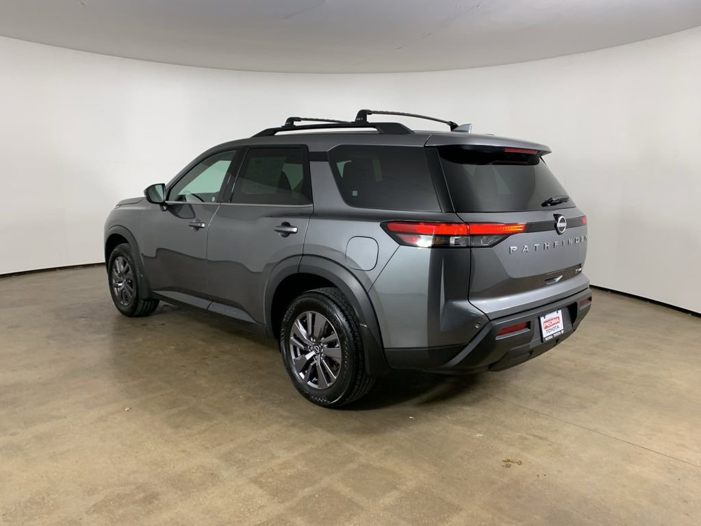 Used 2023 Nissan Pathfinder SV image 15