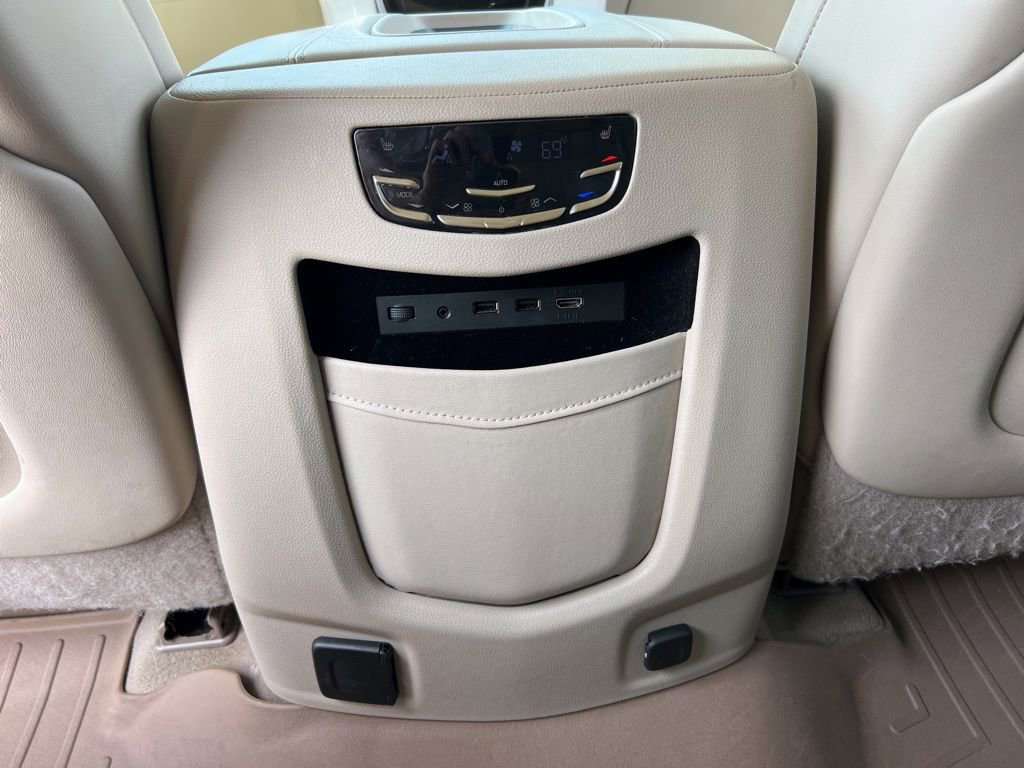 Used 2020 Cadillac Escalade ESV Luxury AWD/4WD image 31