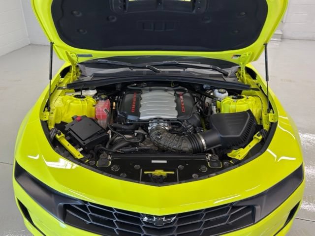 Used 2021 Chevrolet Camaro LT RWD image 18