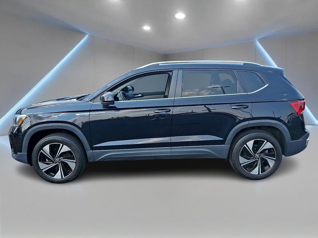 Certified 2023 Volkswagen Taos SE w/ Panoramic Sunroof Package AWD/4WD image 7