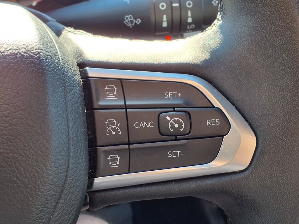 Used 2025 Jeep Compass Limited AWD/4WD image 27