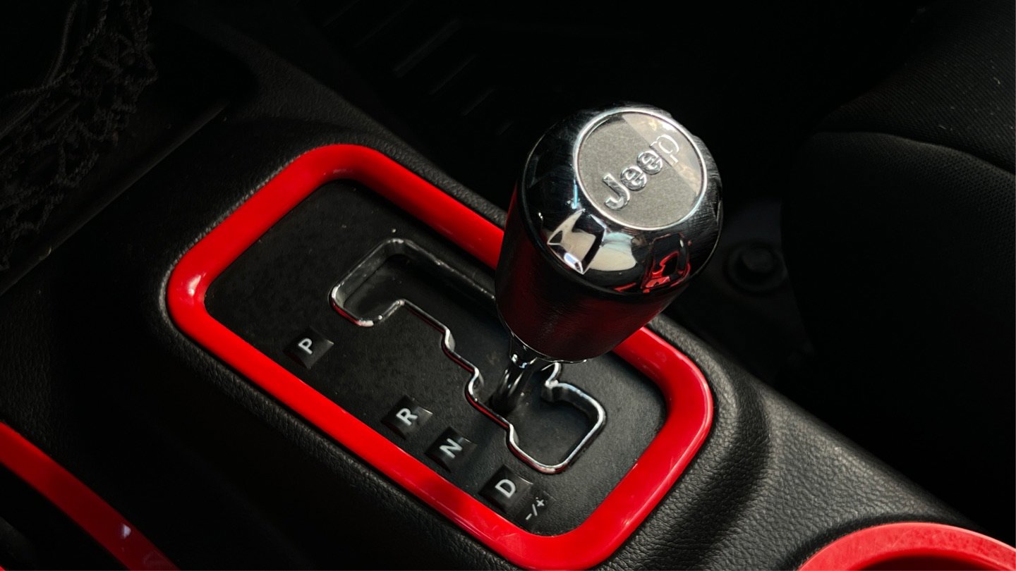 Used 2015 Jeep Wrangler Unlimited Sport w/ Quick Order Package 24S AWD/4WD image 23