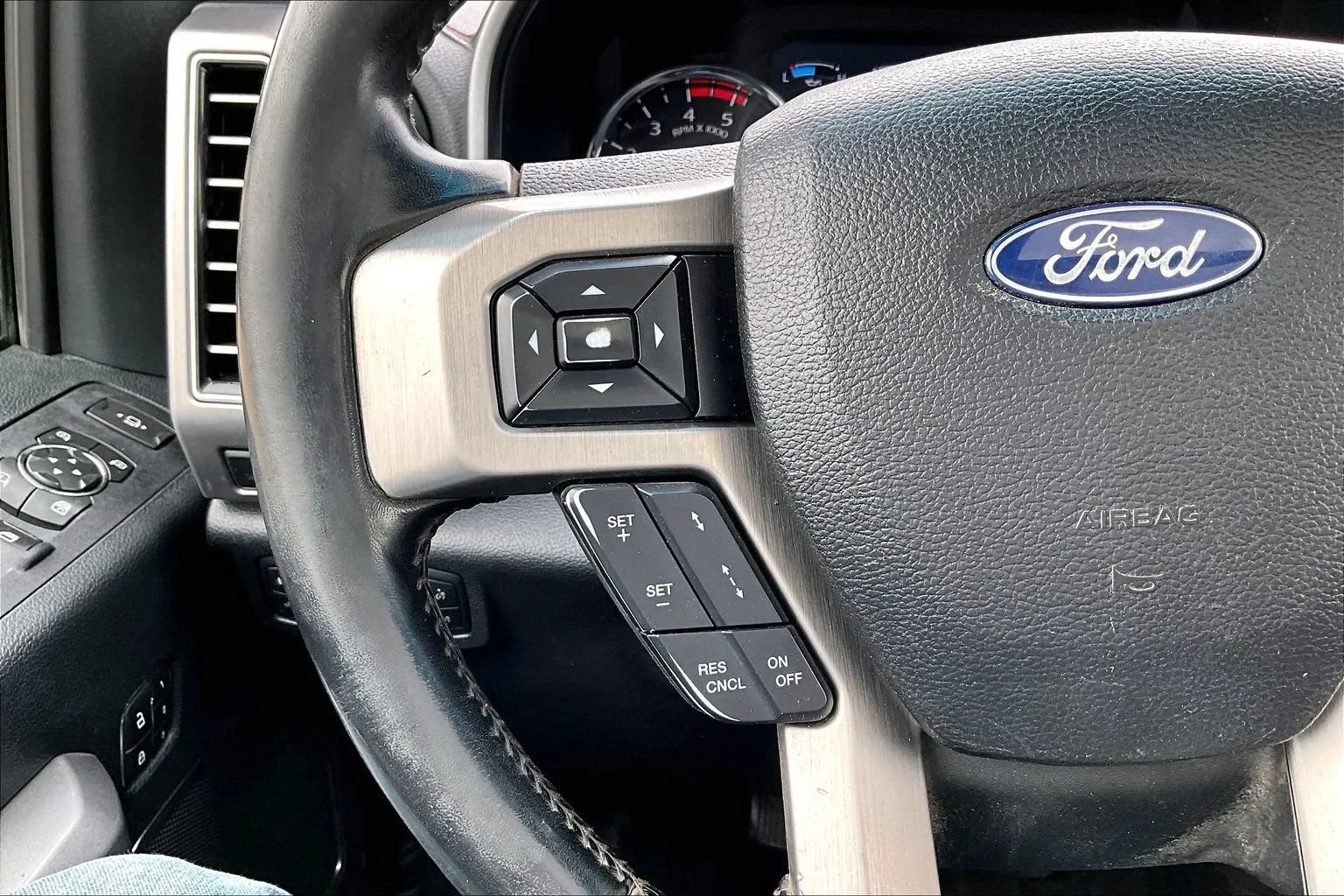 Used 2019 Ford F250 Platinum w/ Platinum Ultimate Package AWD/4WD image 11
