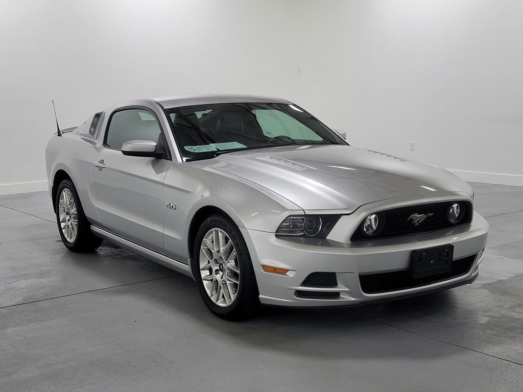 Used 2014 Ford Mustang GT Premium RWD image 2