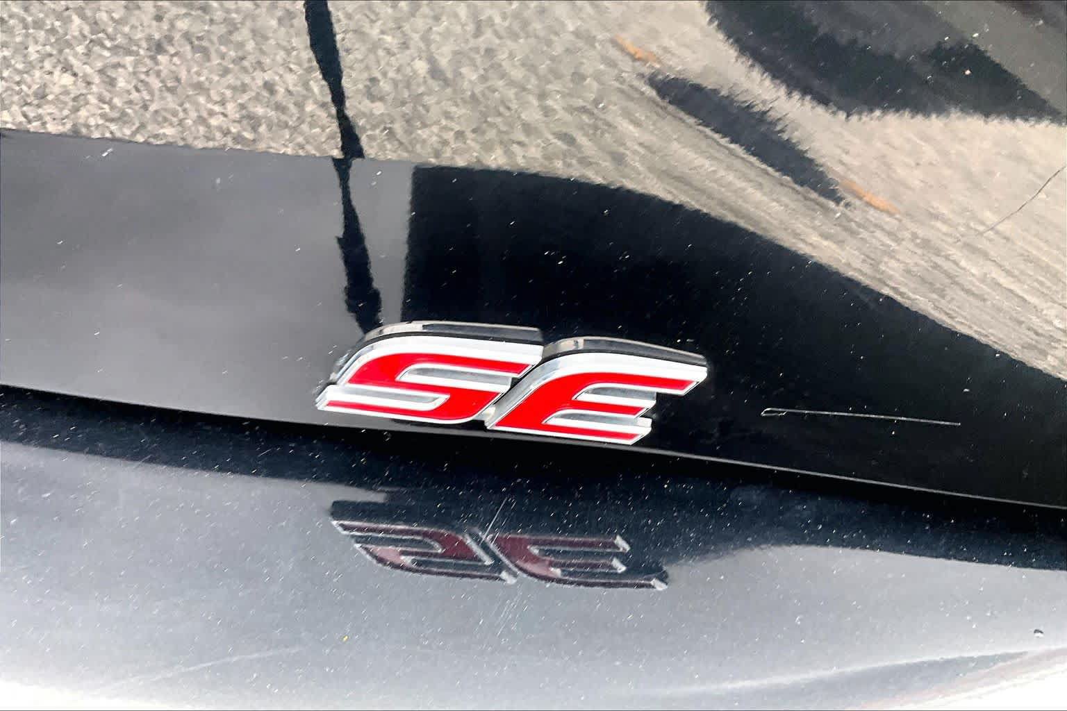 Used 2019 Toyota Corolla SE w/ SE Option Package FWD image 10