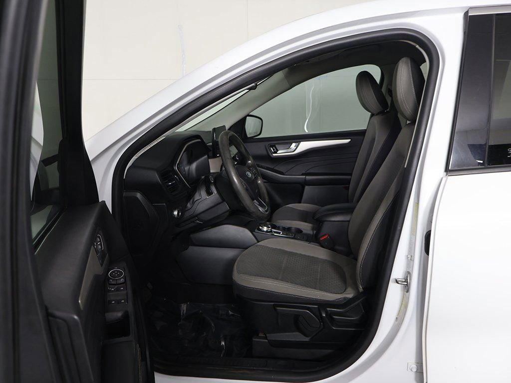 Used 2021 Ford Escape SE image 26