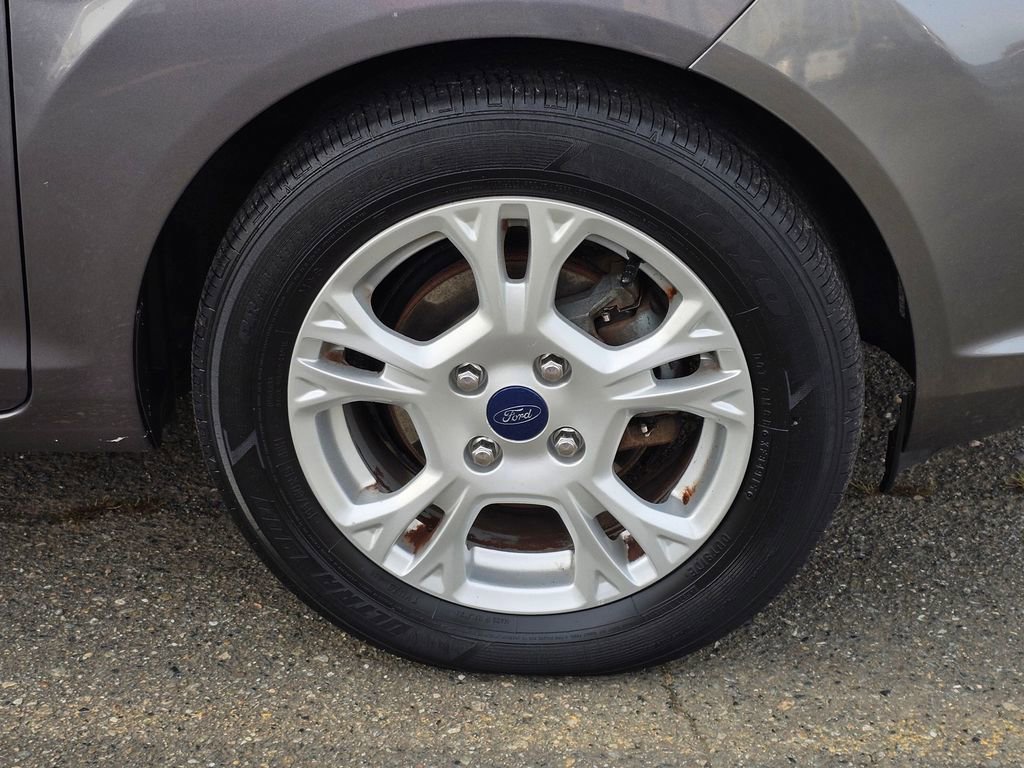 Used 2014 Ford Fiesta SE w/ Comfort Package image 9