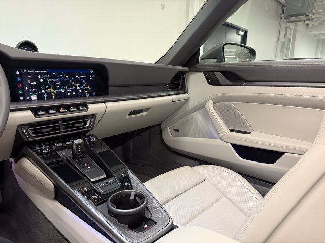 Certified 2024 Porsche 911 Targa 4S AWD/4WD image 17